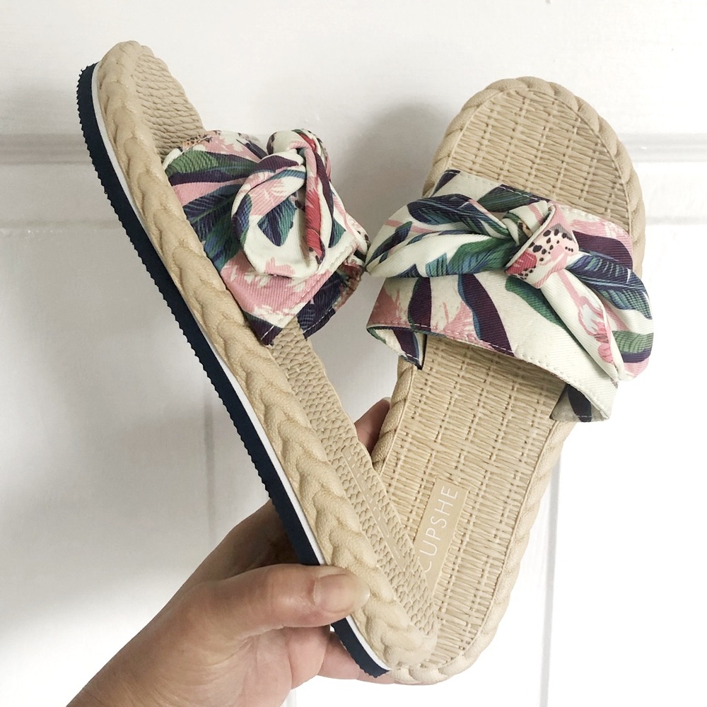 Sandals never wore.
